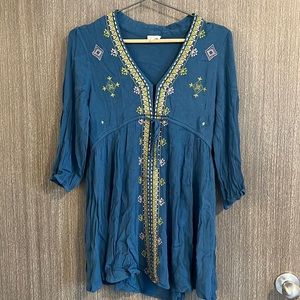 En Créme Size Medium Blue Designed Tunic